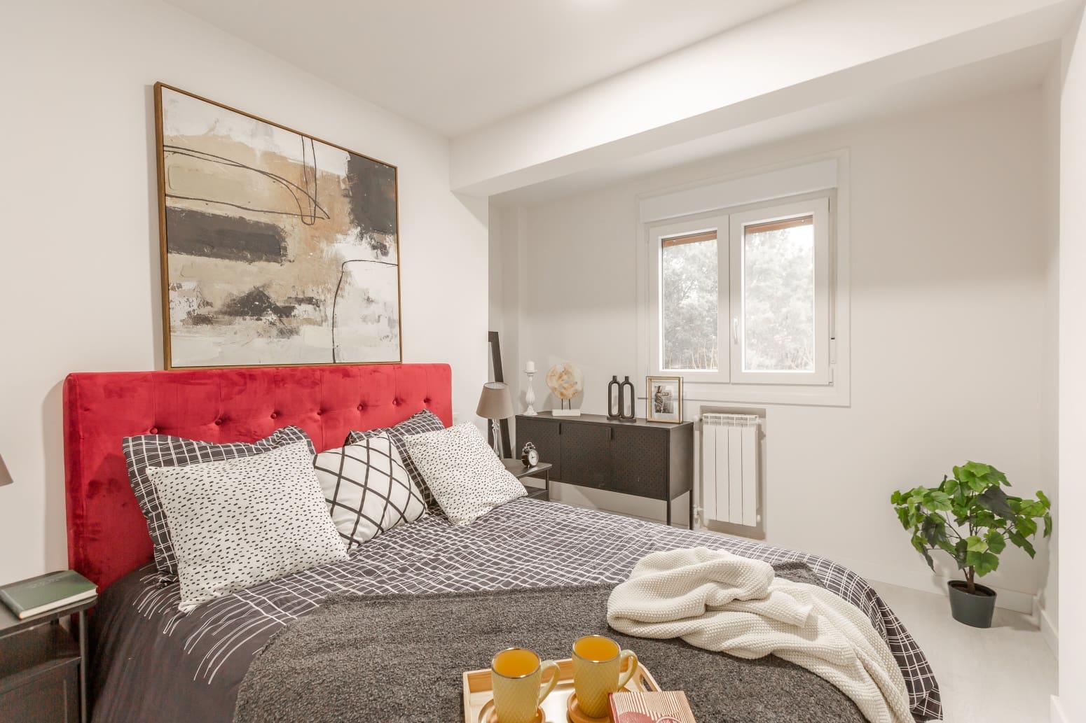 4 slaapkamer Flat te koop in Pamplona met garage - € 420.000 (Ref: 9615252)