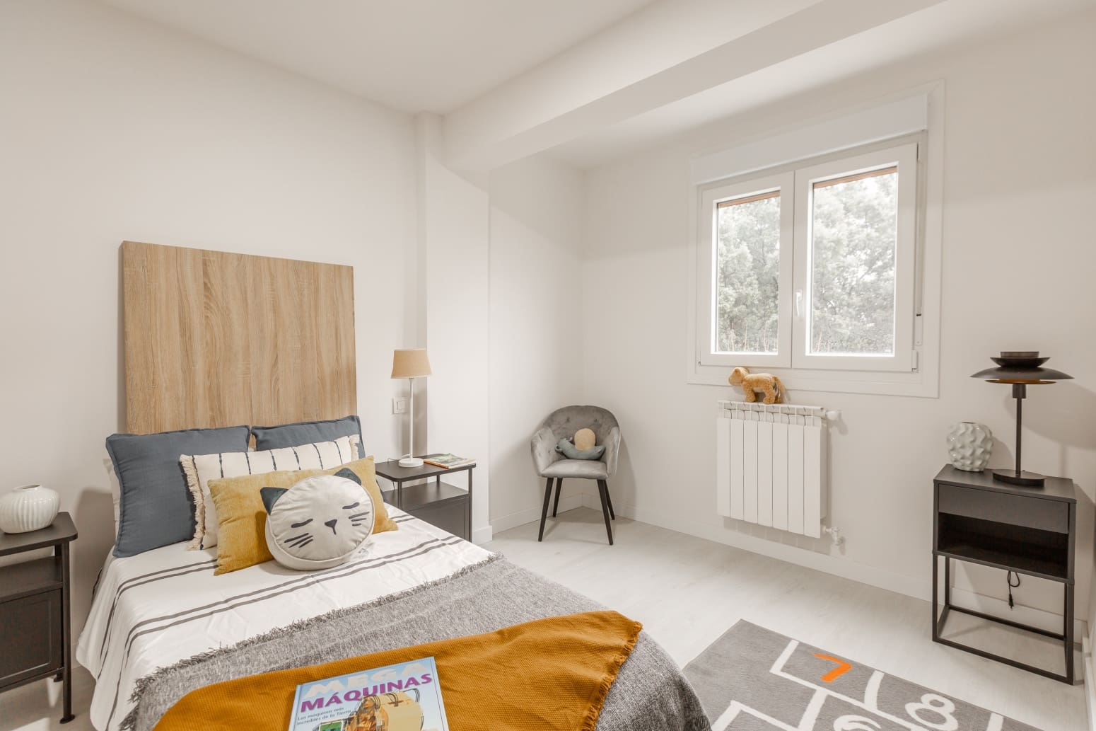 4 slaapkamer Flat te koop in Pamplona met garage - € 420.000 (Ref: 9615252)