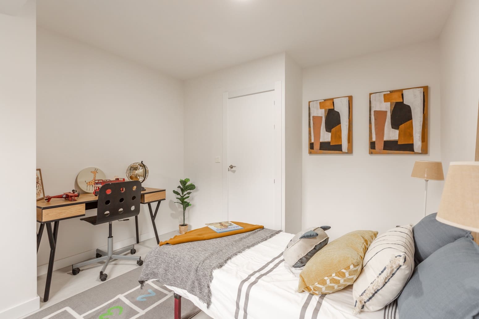 4 slaapkamer Flat te koop in Pamplona met garage - € 420.000 (Ref: 9615252)