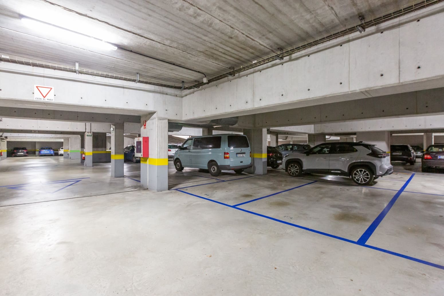 4 slaapkamer Flat te koop in Pamplona met garage - € 420.000 (Ref: 9615252)