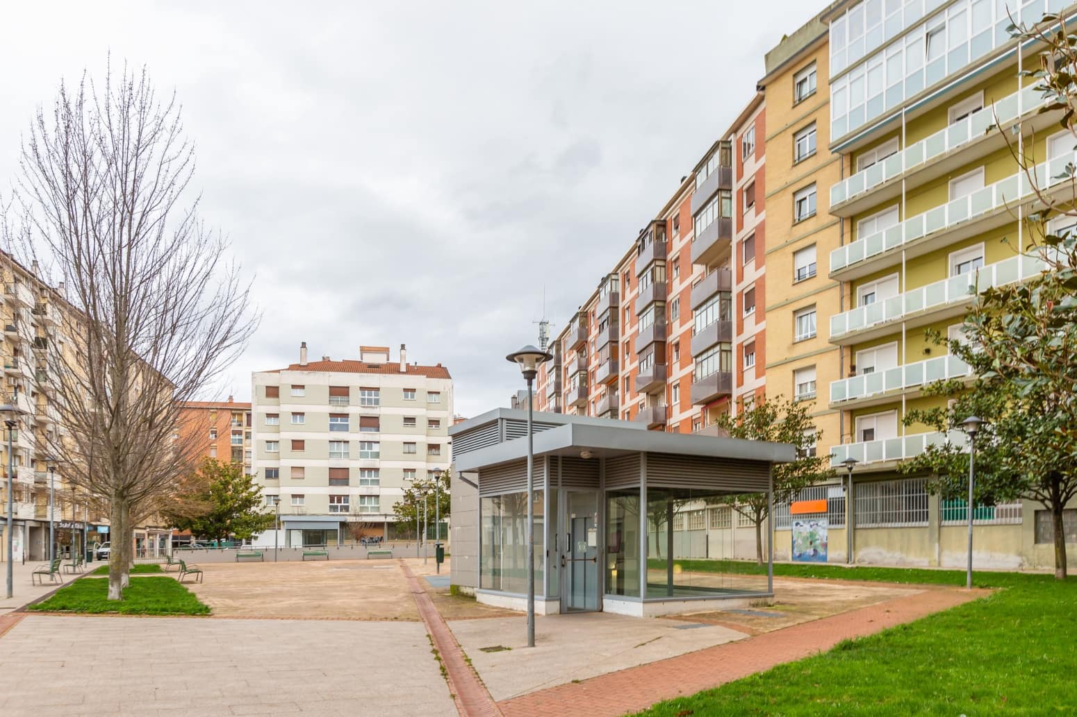 4 slaapkamer Flat te koop in Pamplona met garage - € 420.000 (Ref: 9615252)