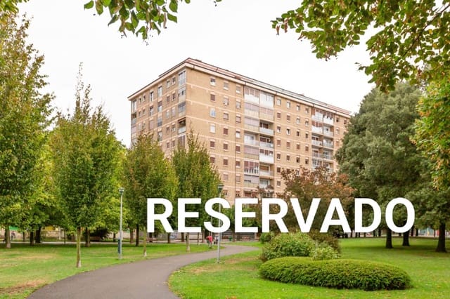 4 slaapkamer Flat te koop in Pamplona met garage - € 415.200 (Ref: 9615252)