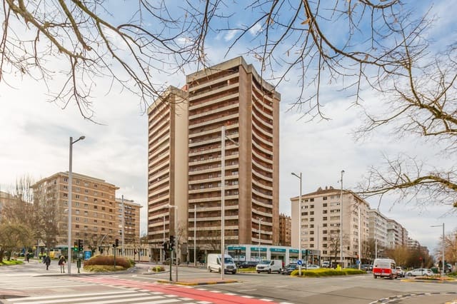 3 soveværelse Lejlighed til salg i Pamplona / Iruña med garage - € 490.000 (Ref: 9619086)