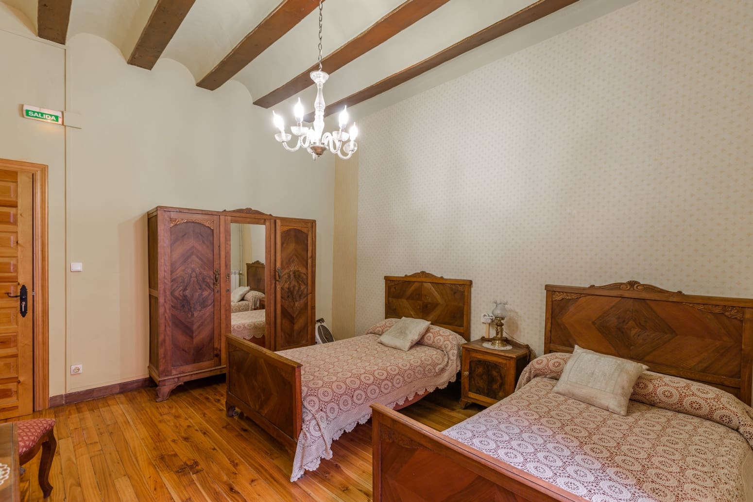 8 sovrum Villa till salu i Allo med garage - 500 000 € (Ref: 9629798)