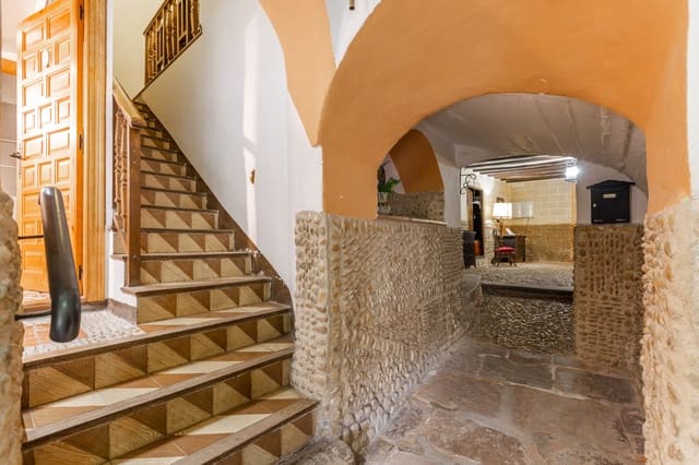 8 soverom Villa til salgs i Allo med garasje - € 500 000 (Ref: 9629798)