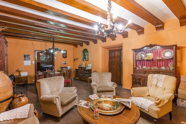 8 soverom Villa til salgs i Allo med garasje - € 500 000 (Ref: 9629798)