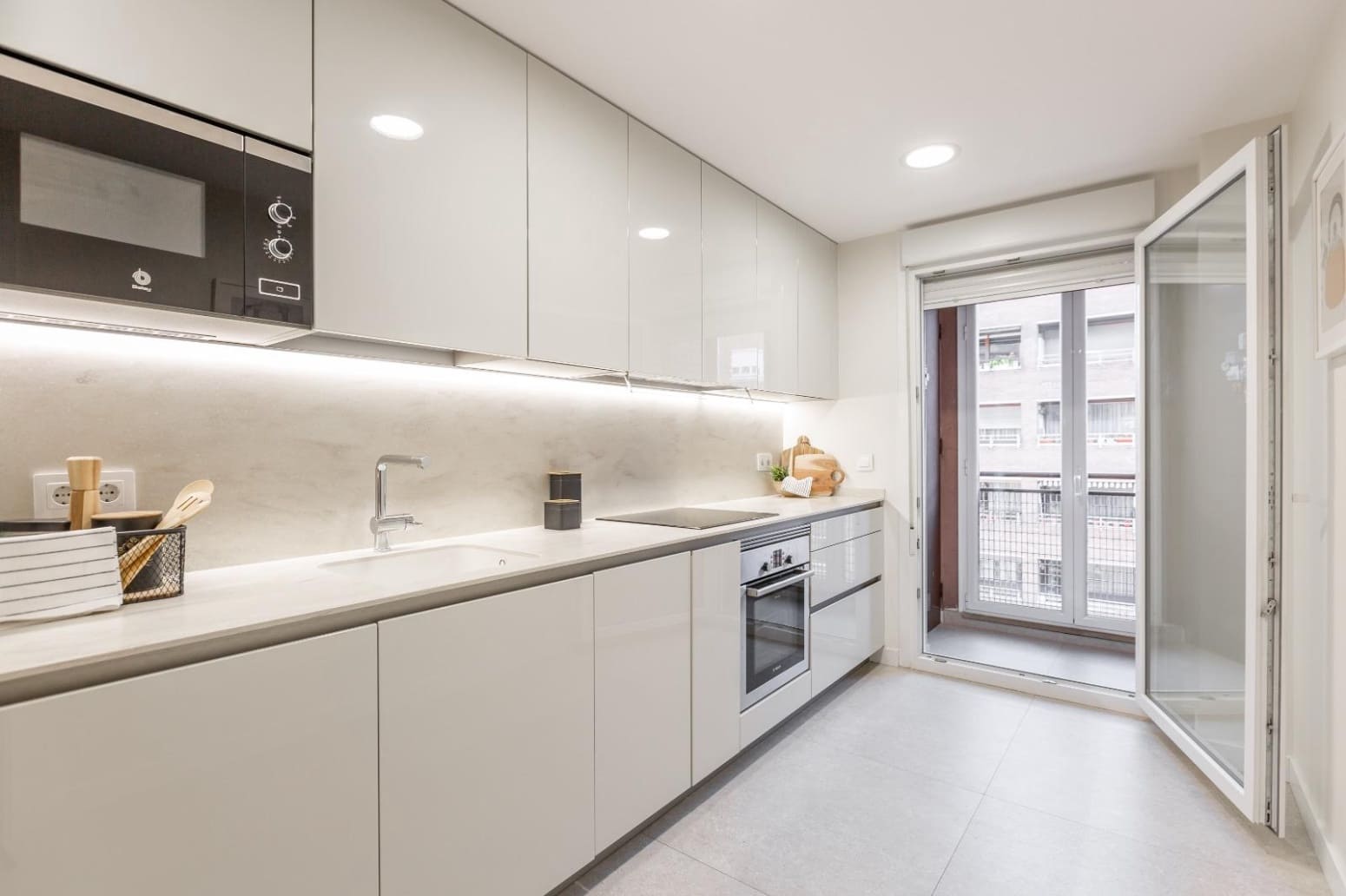 3 bedroom Flat for sale in Pamplona / Iruna with garage - € 371,000 (Ref: 9634085)