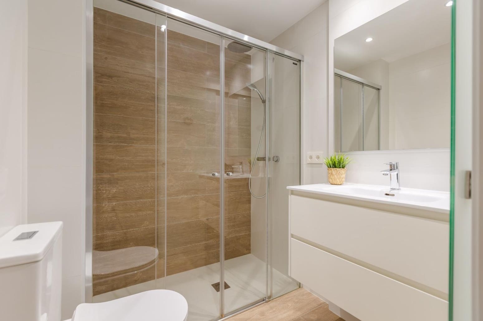 3 bedroom Flat for sale in Pamplona / Iruna with garage - € 371,000 (Ref: 9634085)