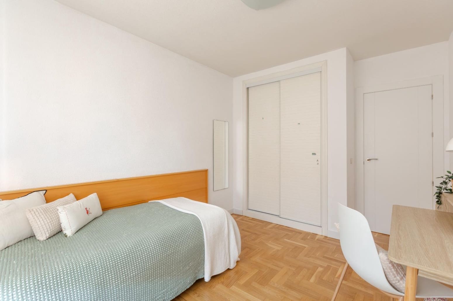 3 bedroom Flat for sale in Pamplona / Iruna with garage - € 371,000 (Ref: 9634085)