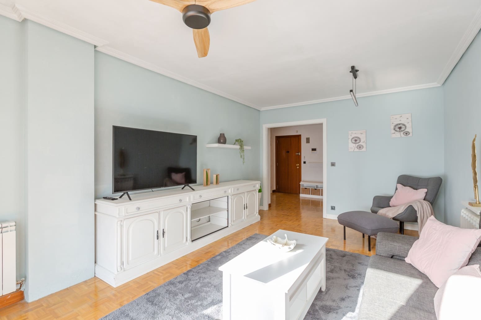 2 bedroom Flat for sale in Pamplona / Iruna with garage - € 320,000 (Ref: 9634086)