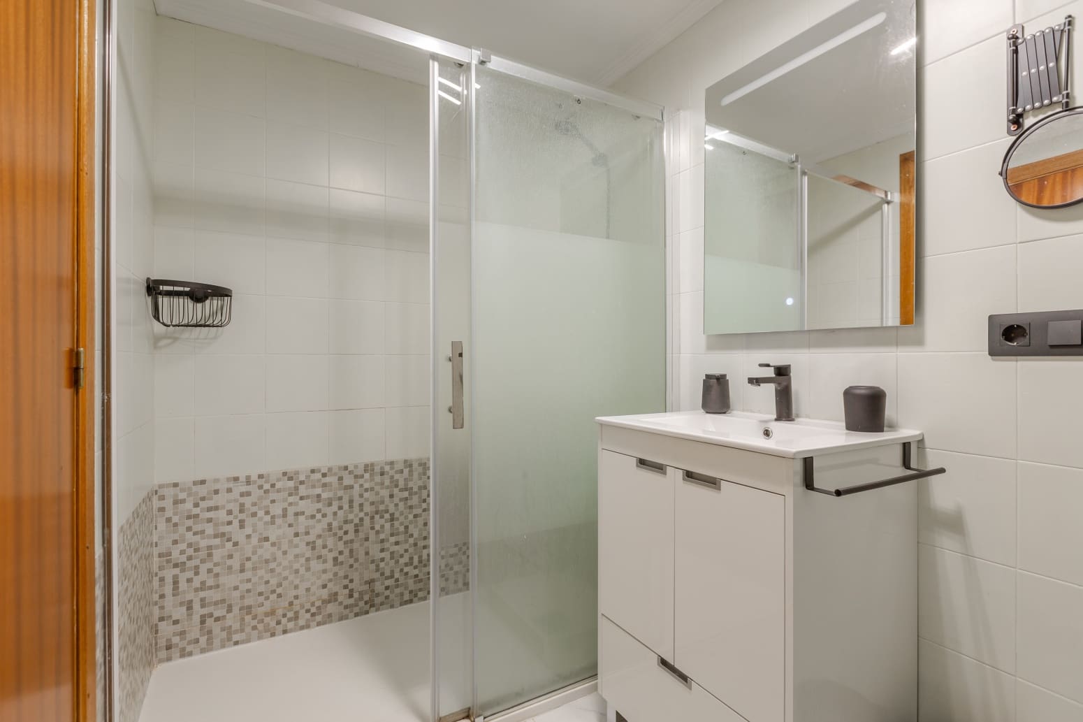 2 bedroom Flat for sale in Pamplona / Iruna with garage - € 320,000 (Ref: 9634086)