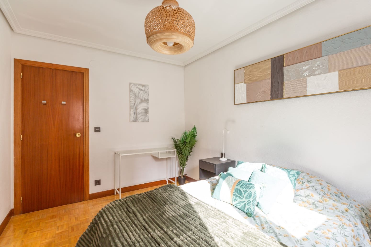 2 bedroom Flat for sale in Pamplona / Iruna with garage - € 320,000 (Ref: 9634086)