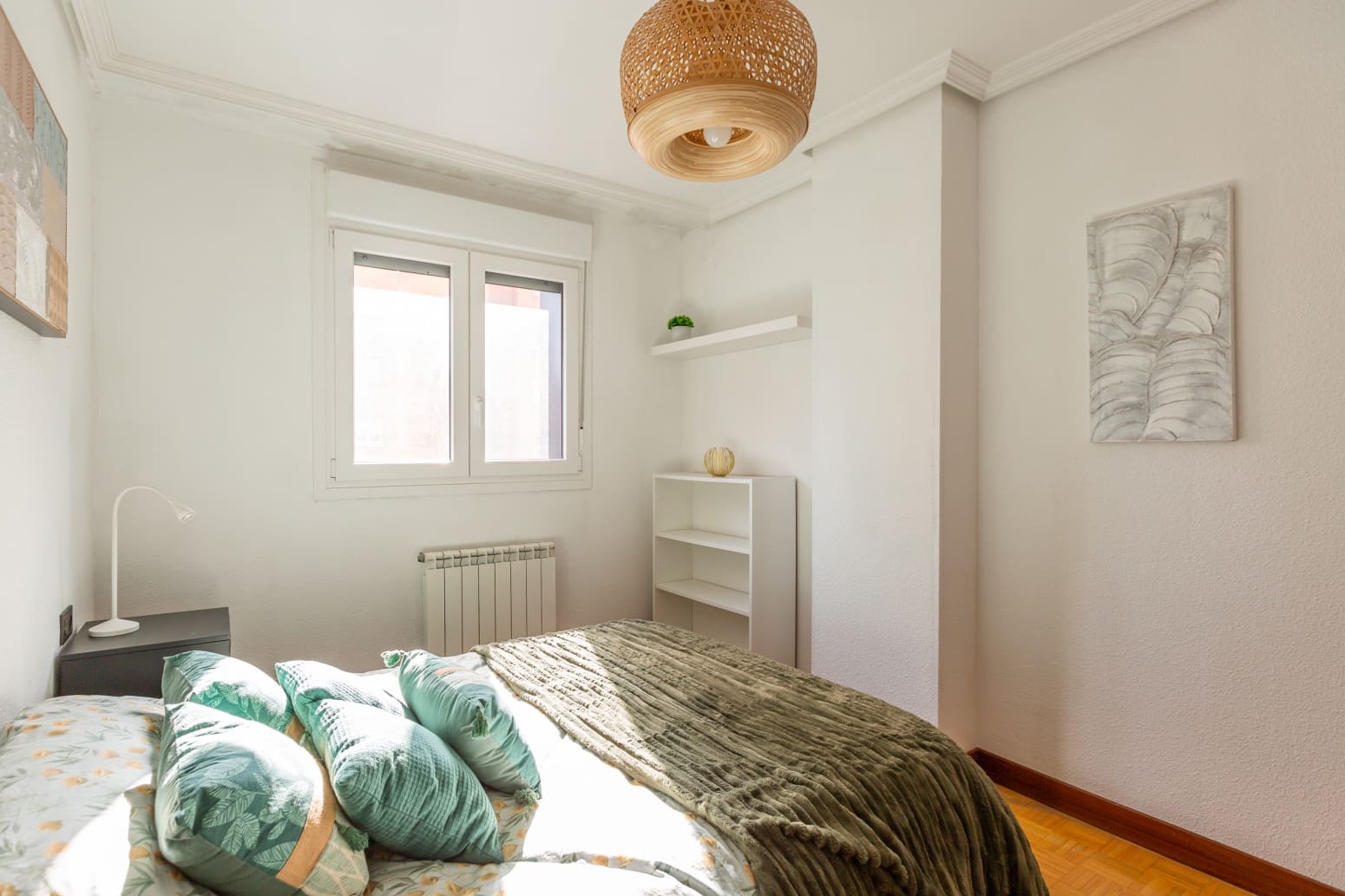 2 bedroom Flat for sale in Pamplona / Iruna with garage - € 320,000 (Ref: 9634086)