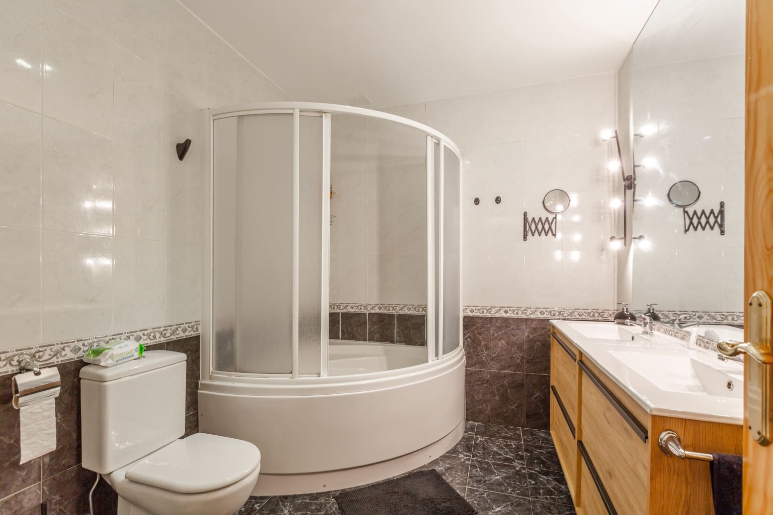 5 slaapkamer Villa te koop in Imarcoain - € 350.000 (Ref: 9637249)