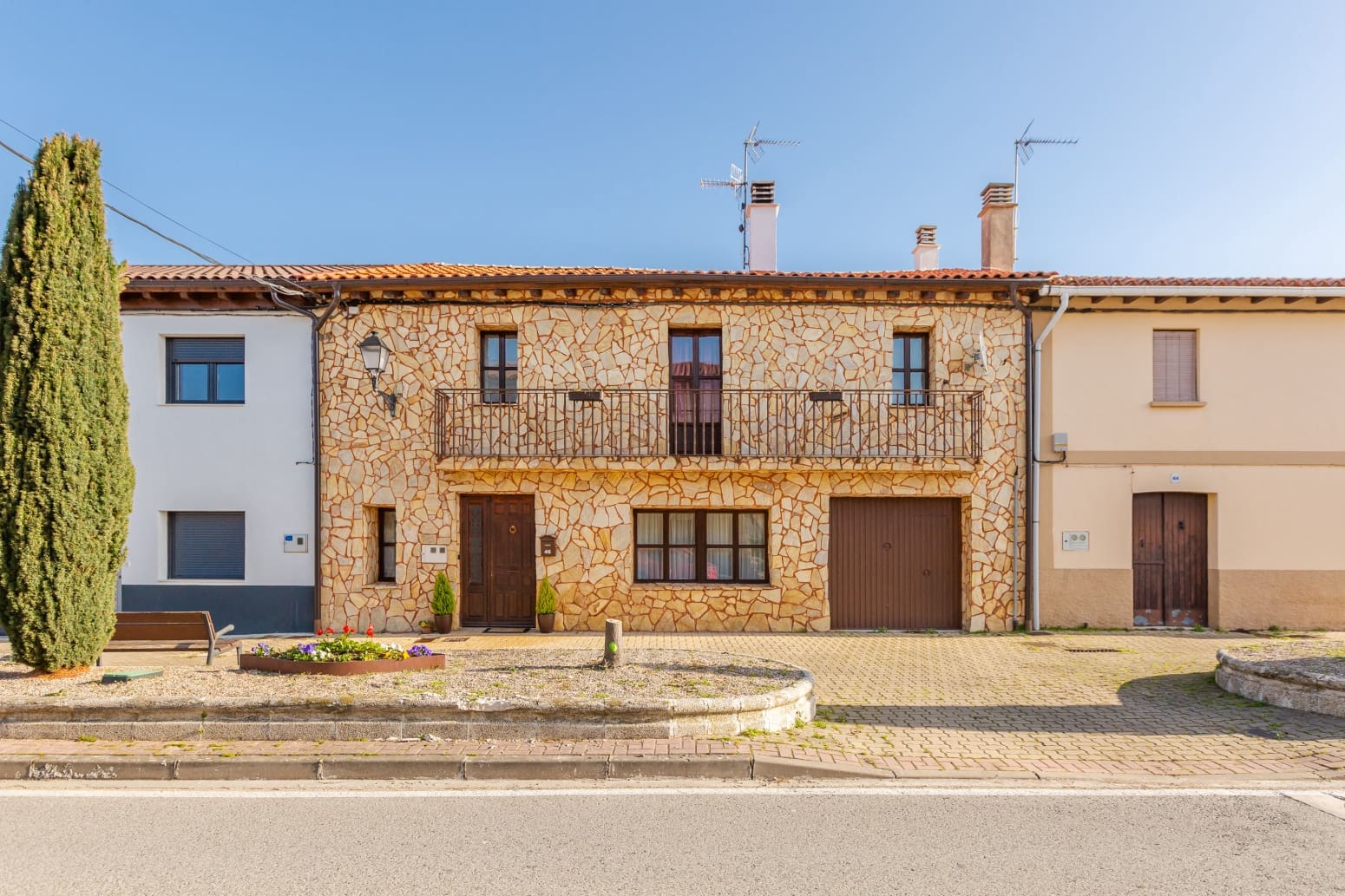 5 slaapkamer Villa te koop in Imarcoain - € 350.000 (Ref: 9637249)