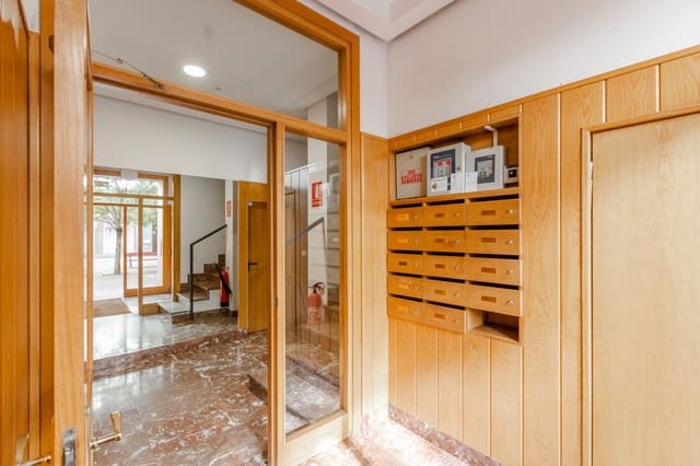 3 sypialnia Mieszkanie na sprzedaż w Pampeluna z garażem - 291 000 € (Ref: 9637250)