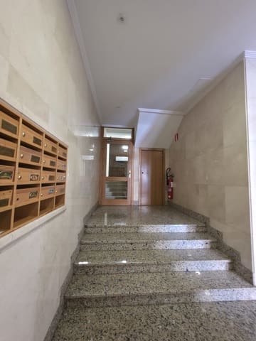 4 slaapkamer Flat te huur in Pamplona - € 1.600 (Ref: 9637251)