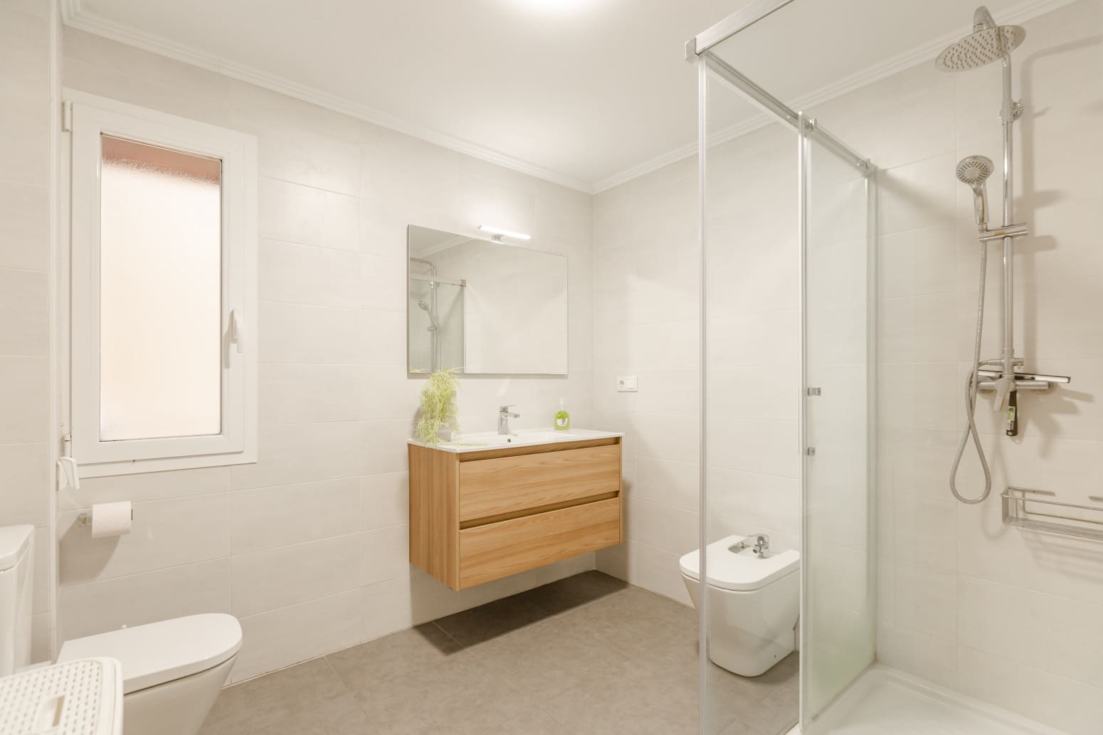 Piso de 4 habitaciones en Pamplona / Iruña en alquiler - 1.600 € (Ref: 9637251)