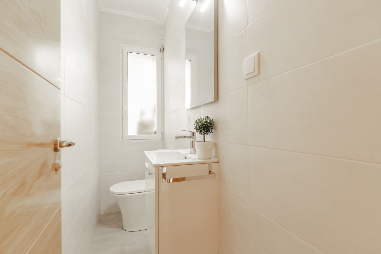 Piso de 4 habitaciones en Pamplona / Iruña en alquiler - 1.600 € (Ref: 9637251)