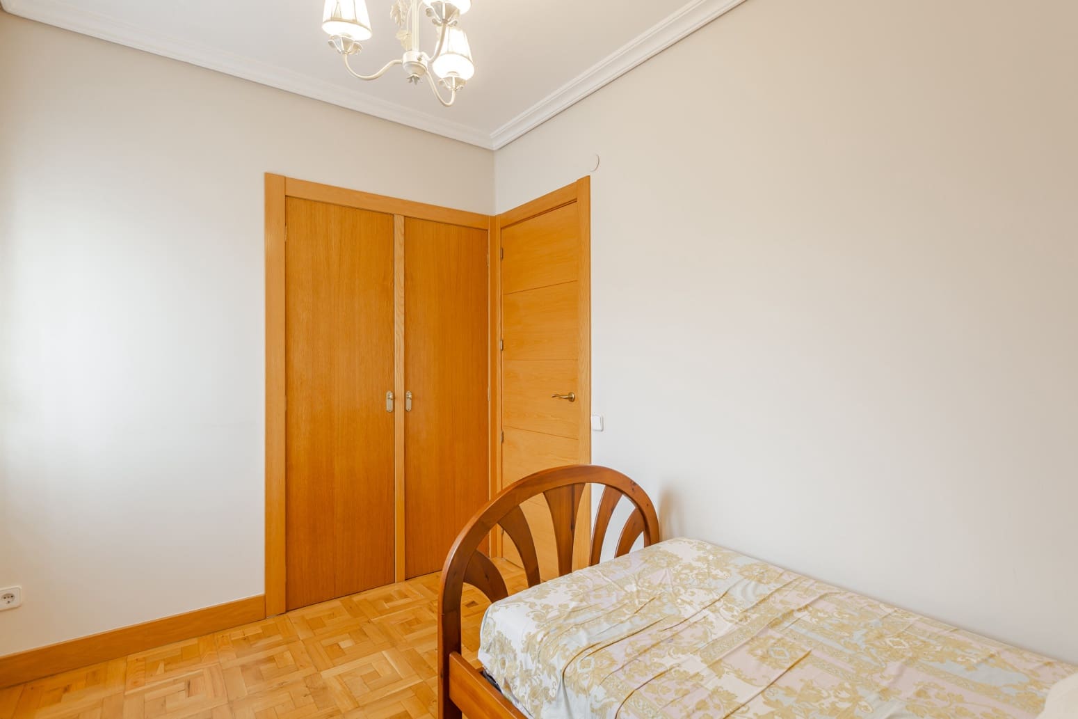 Piso de 4 habitaciones en Pamplona / Iruña en alquiler - 1.600 € (Ref: 9637251)