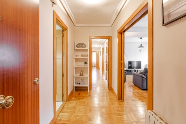 4 sypialnia Mieszkanie do wynajęcia w Pampeluna - 1 600 € (Ref: 9637251)