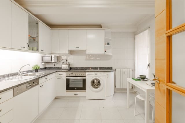 4 sypialnia Mieszkanie do wynajęcia w Pampeluna - 1 600 € (Ref: 9637251)