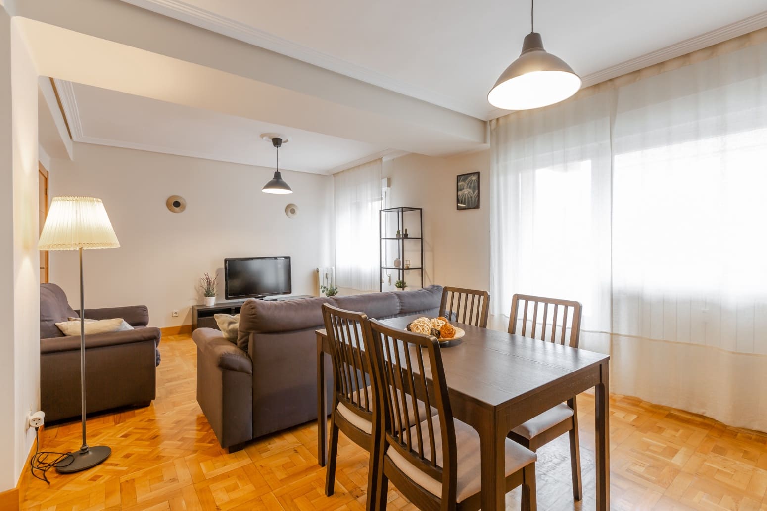 Piso de 4 habitaciones en Pamplona / Iruña en alquiler - 1.600 € (Ref: 9637251)