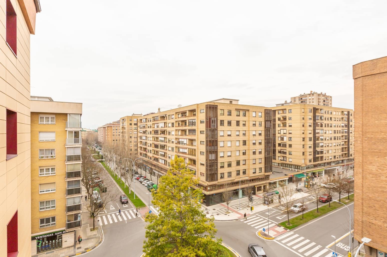 Piso de 4 habitaciones en Pamplona / Iruña en alquiler - 1.600 € (Ref: 9637251)