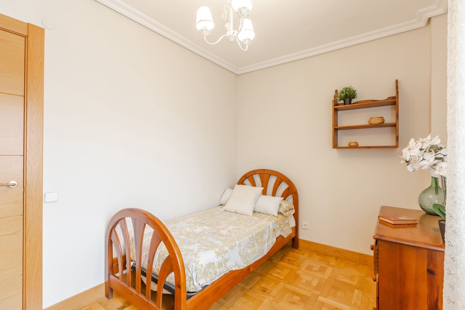 Piso de 4 habitaciones en Pamplona / Iruña en alquiler - 1.600 € (Ref: 9637251)