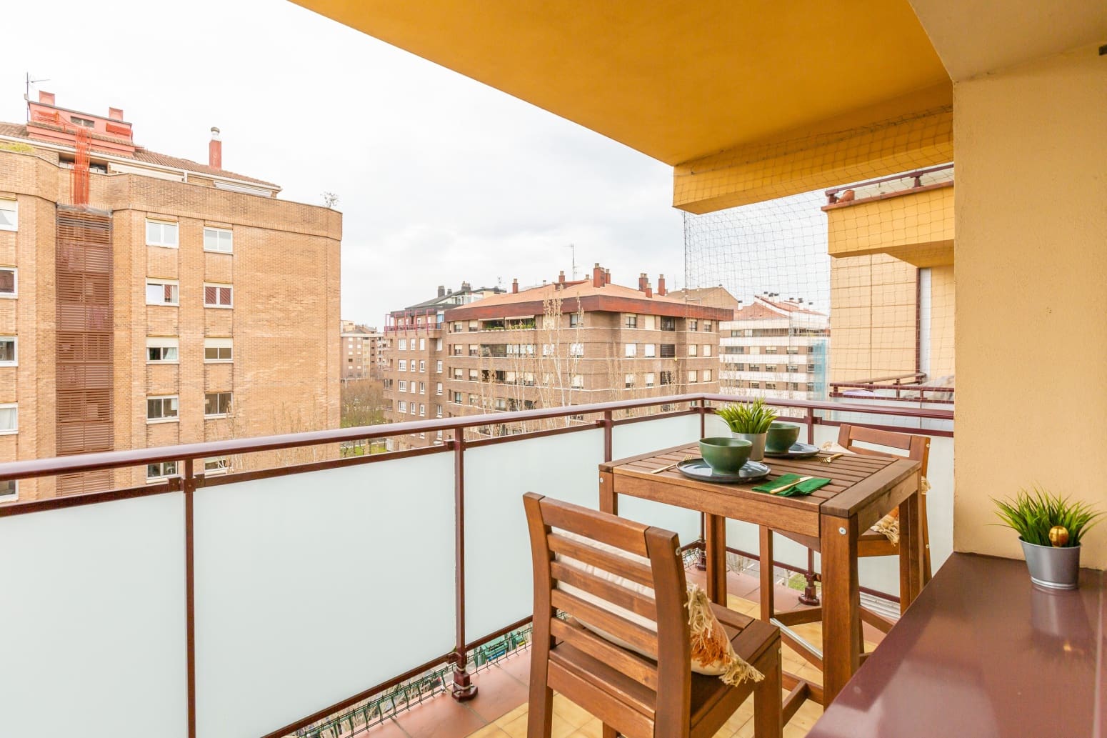 Piso de 4 habitaciones en Pamplona / Iruña en alquiler - 1.600 € (Ref: 9637251)