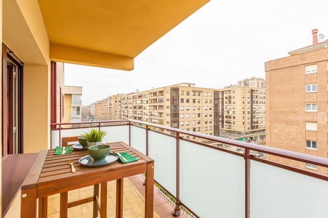 4 sypialnia Mieszkanie do wynajęcia w Pampeluna - 1 600 € (Ref: 9637251)