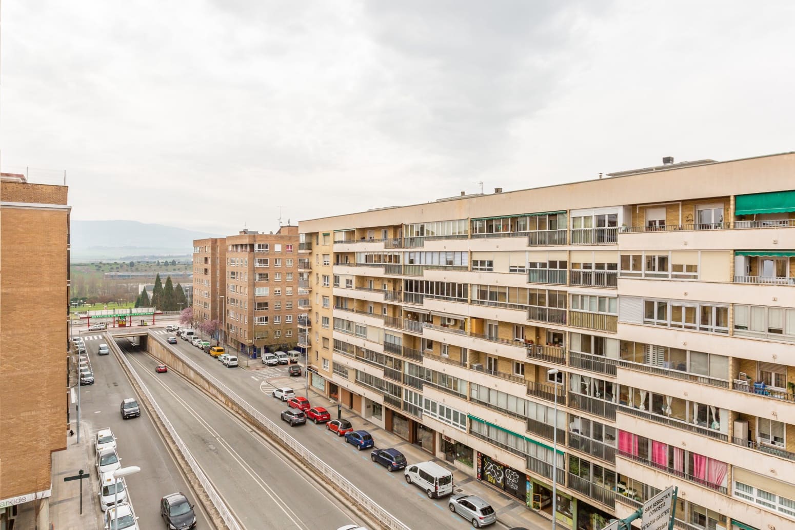 Piso de 4 habitaciones en Pamplona / Iruña en alquiler - 1.600 € (Ref: 9637251)