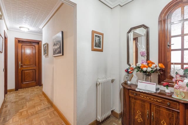 4 sypialnia Mieszkanie na sprzedaż w Pampeluna - 225 000 € (Ref: 9655787)