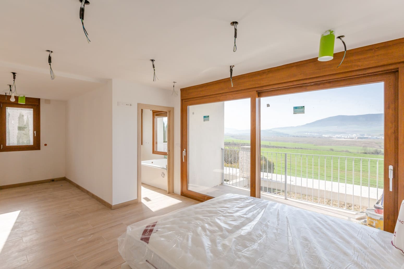 5 chambre Villa/Maison à vendre à Cordovilla avec garage - 799 000 € (Ref: 9655788)