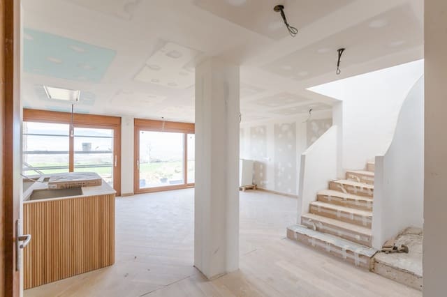 5 chambre Villa/Maison à vendre à Cordovilla, Galar avec garage - 799 000 € (Ref: 9655788)