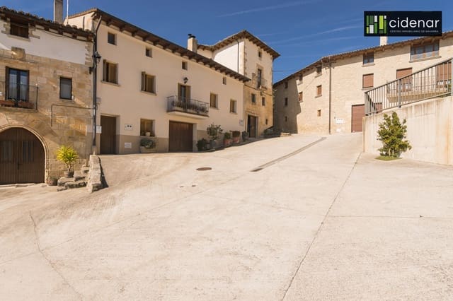 4 soverom Villa til salgs i Yerri med garasje - € 277 000 (Ref: 9655789)