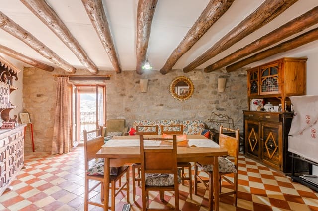 Chalet de 4 habitaciones en Sos del Rey Católico en venta - 67.260 € (Ref: 9677011)