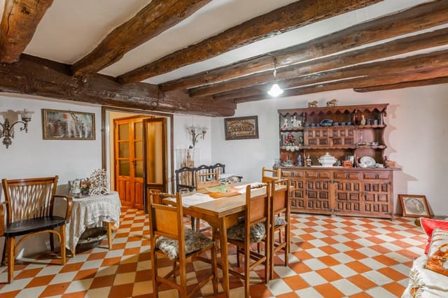 Chalet de 4 habitaciones en Sos del Rey Católico en venta - 67.260 € (Ref: 9677011)