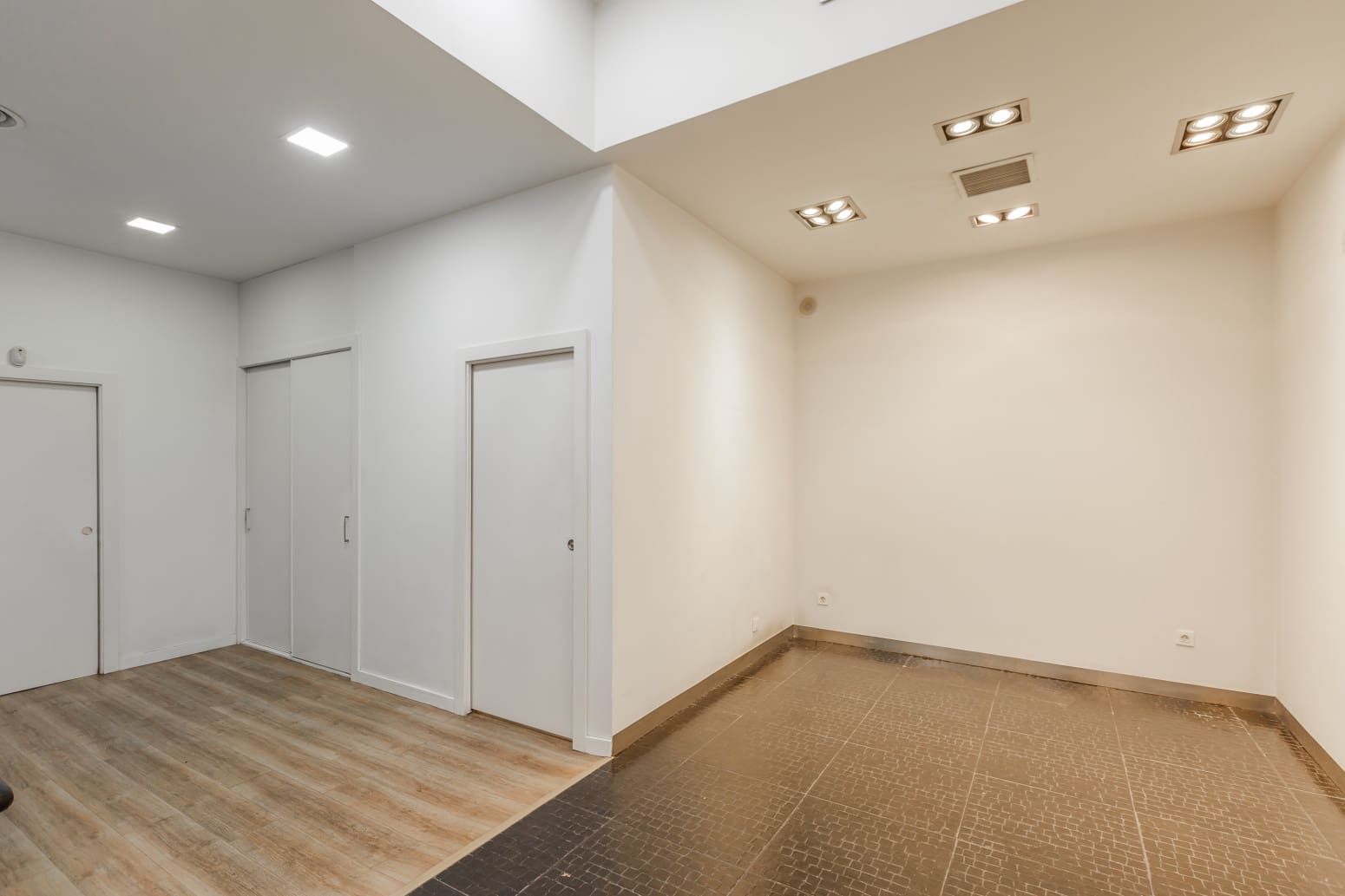 Gewerbe zu vermieten in Pamplona / Iruna - 1.300 € (Ref: 9679611)