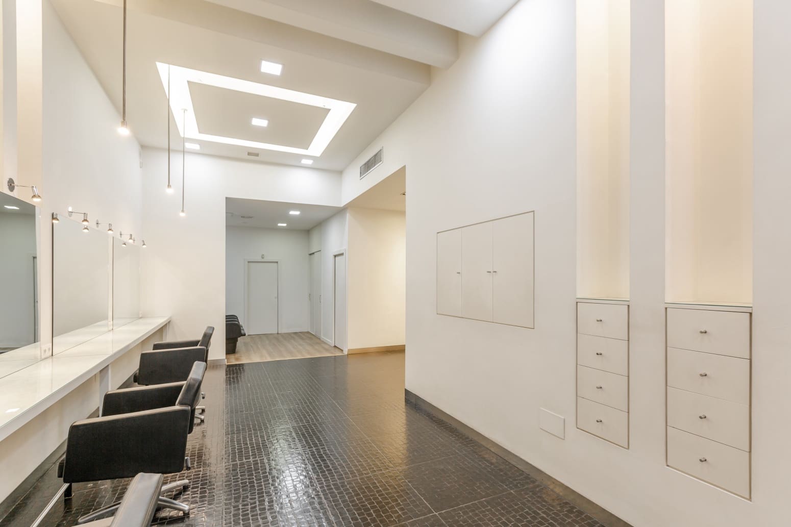 Gewerbe zu vermieten in Pamplona / Iruna - 1.300 € (Ref: 9679611)