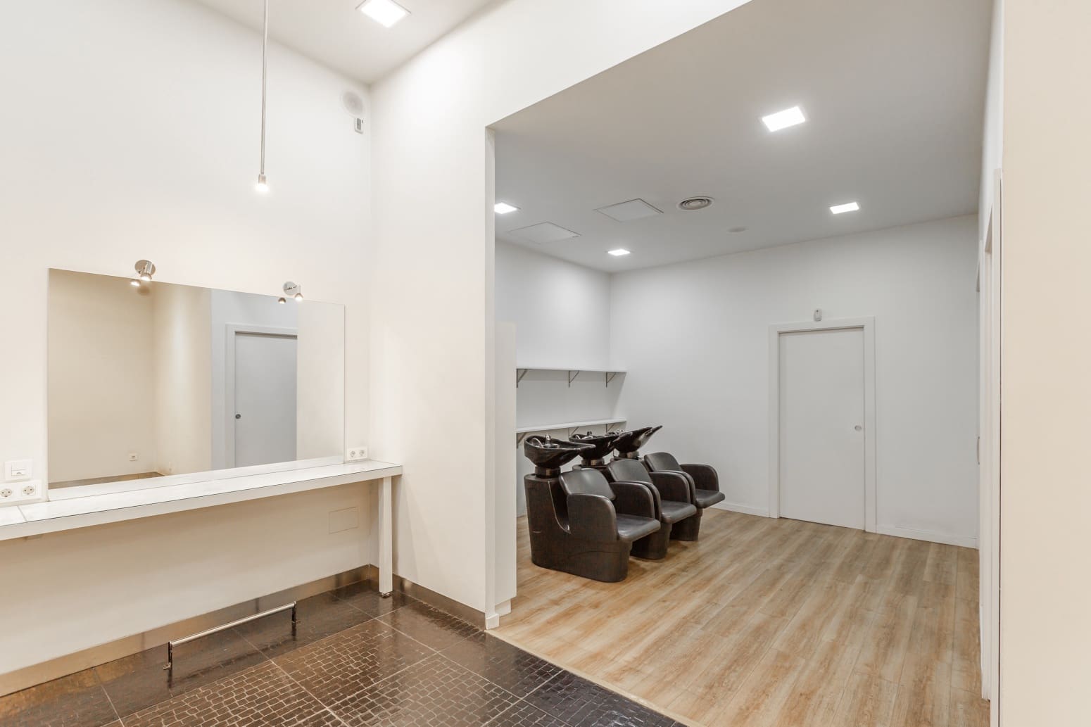 Gewerbe zu vermieten in Pamplona / Iruna - 1.300 € (Ref: 9679611)