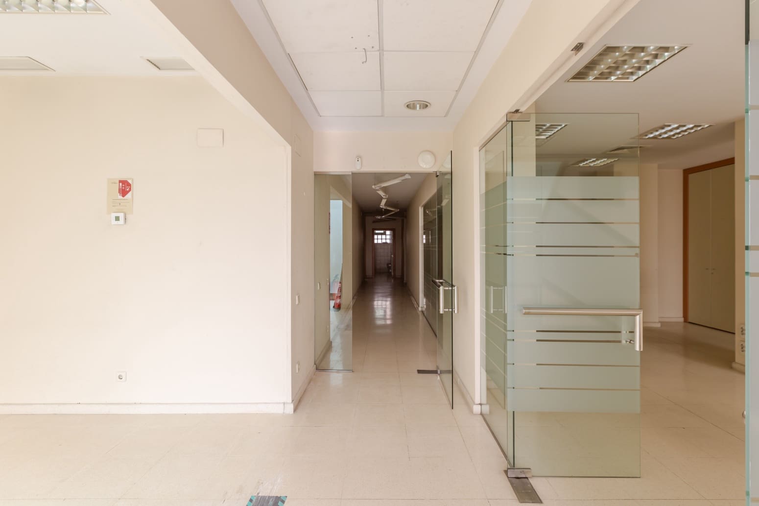 Kommersiell att hyra i Baranain - 1 400 € (Ref: 9686209)