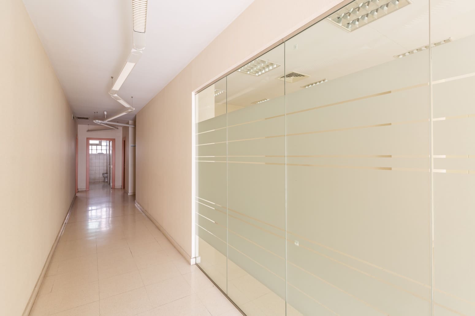 Kommersiell att hyra i Baranain - 1 400 € (Ref: 9686209)