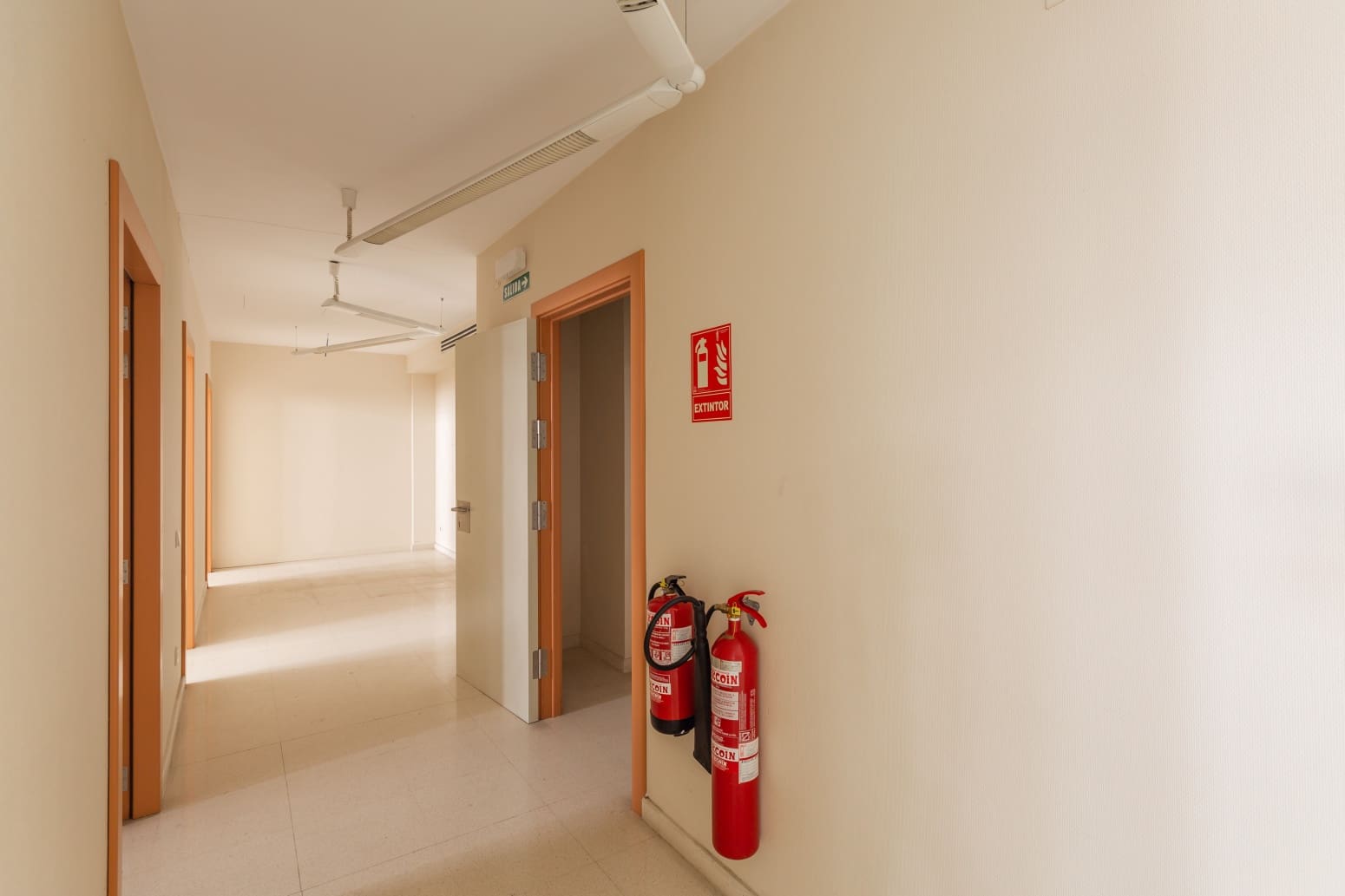 Kommersiell att hyra i Baranain - 1 400 € (Ref: 9686209)