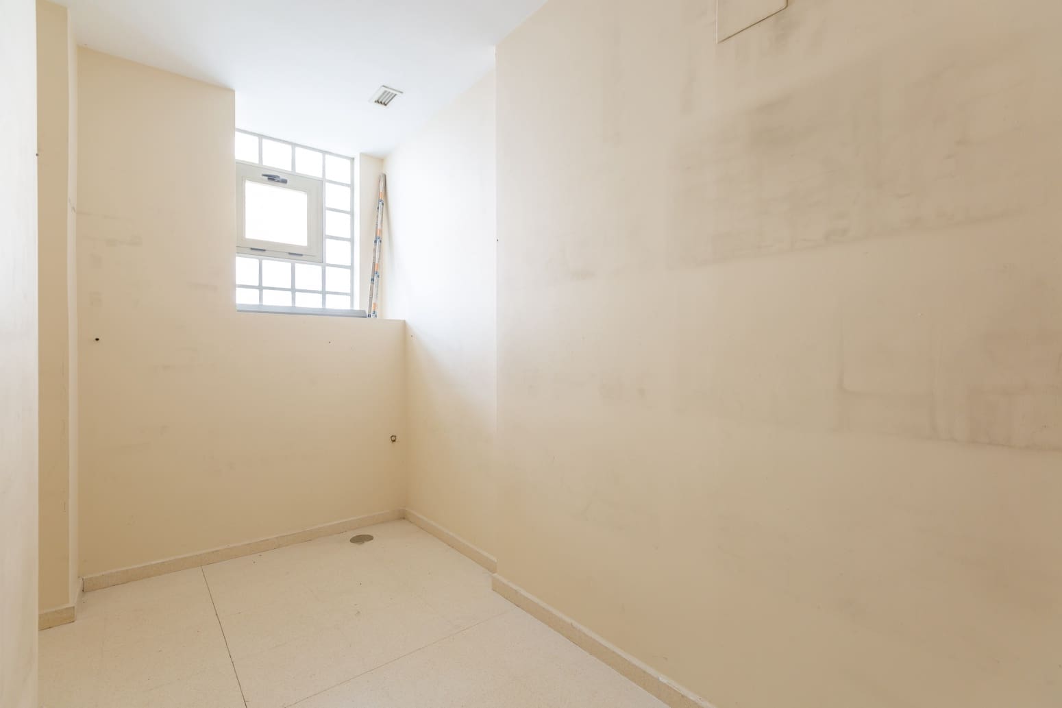 Kommersiell att hyra i Baranain - 1 400 € (Ref: 9686209)