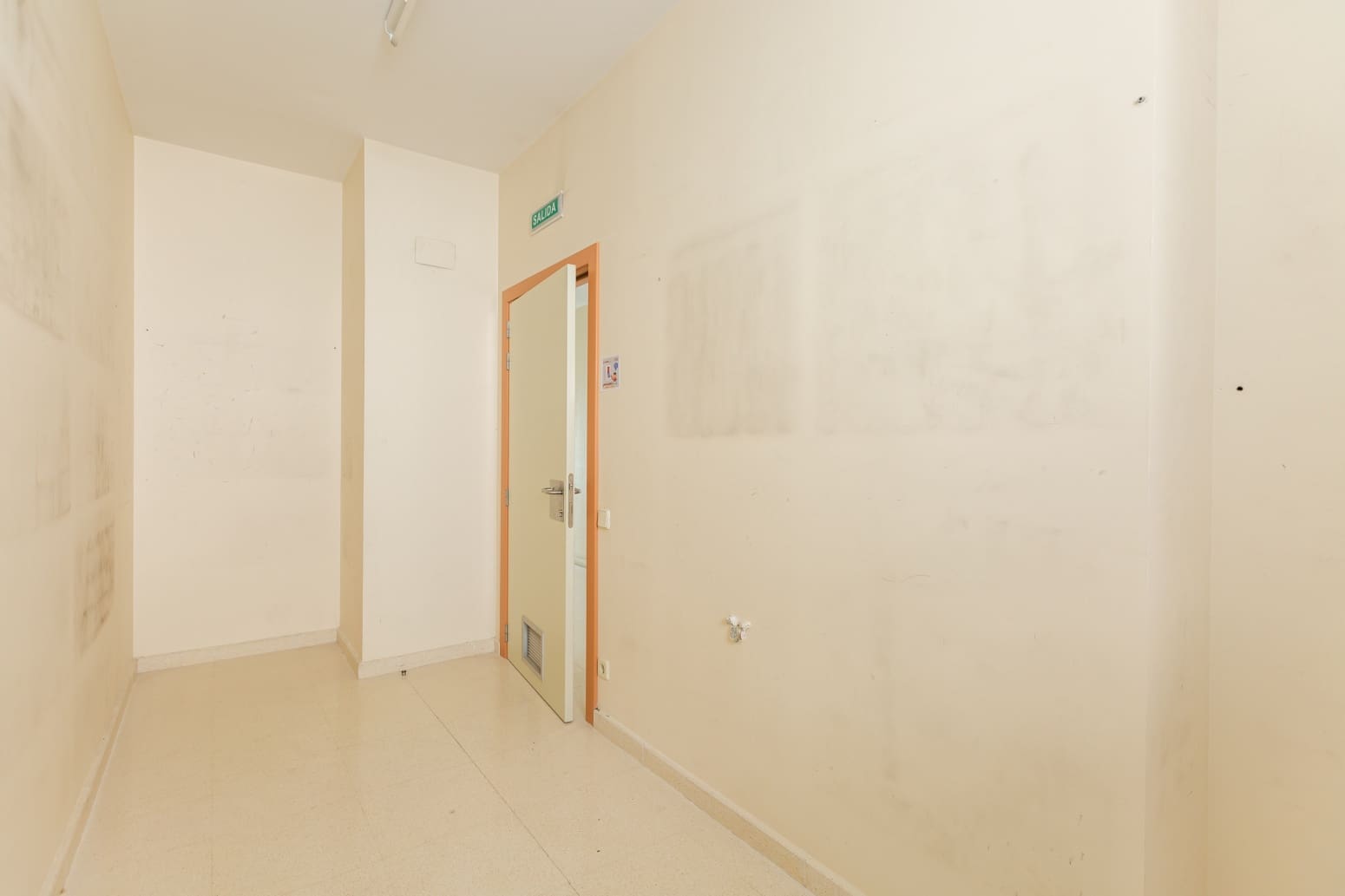 Kommersiell att hyra i Baranain - 1 400 € (Ref: 9686209)