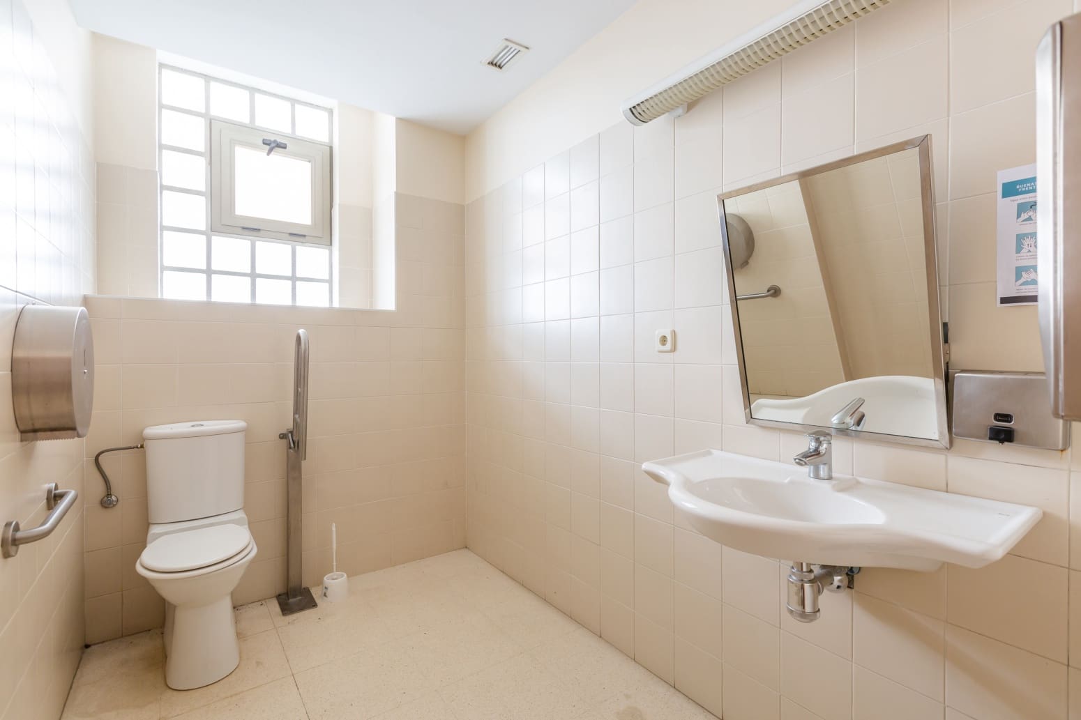 Kommersiell att hyra i Baranain - 1 400 € (Ref: 9686209)