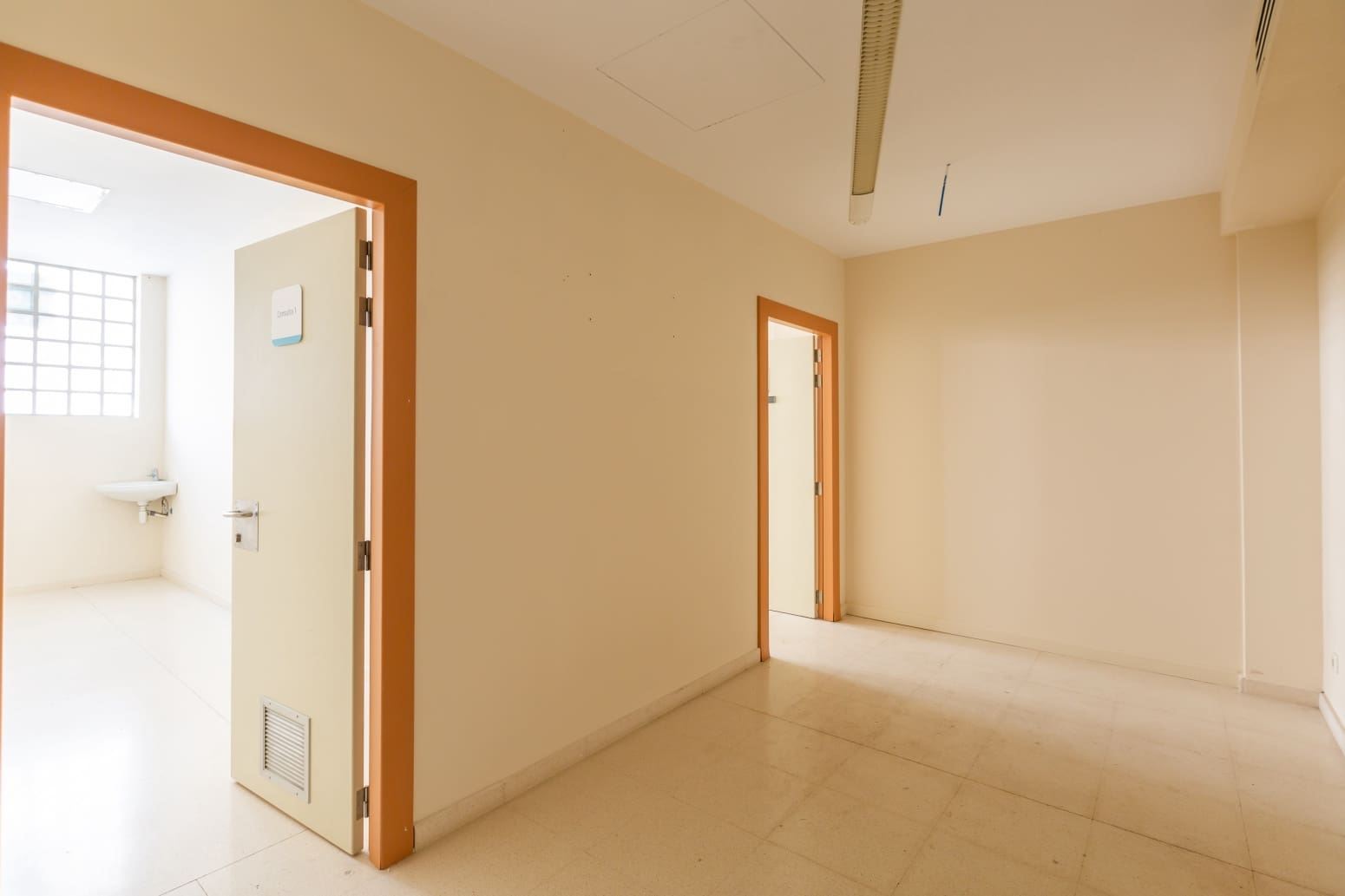 Kommersiell att hyra i Baranain - 1 400 € (Ref: 9686209)