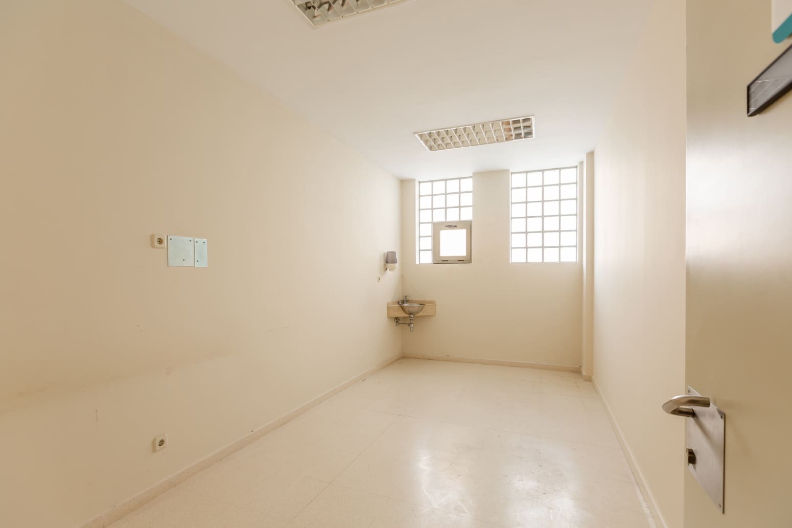 Kommersiell att hyra i Baranain - 1 400 € (Ref: 9686209)