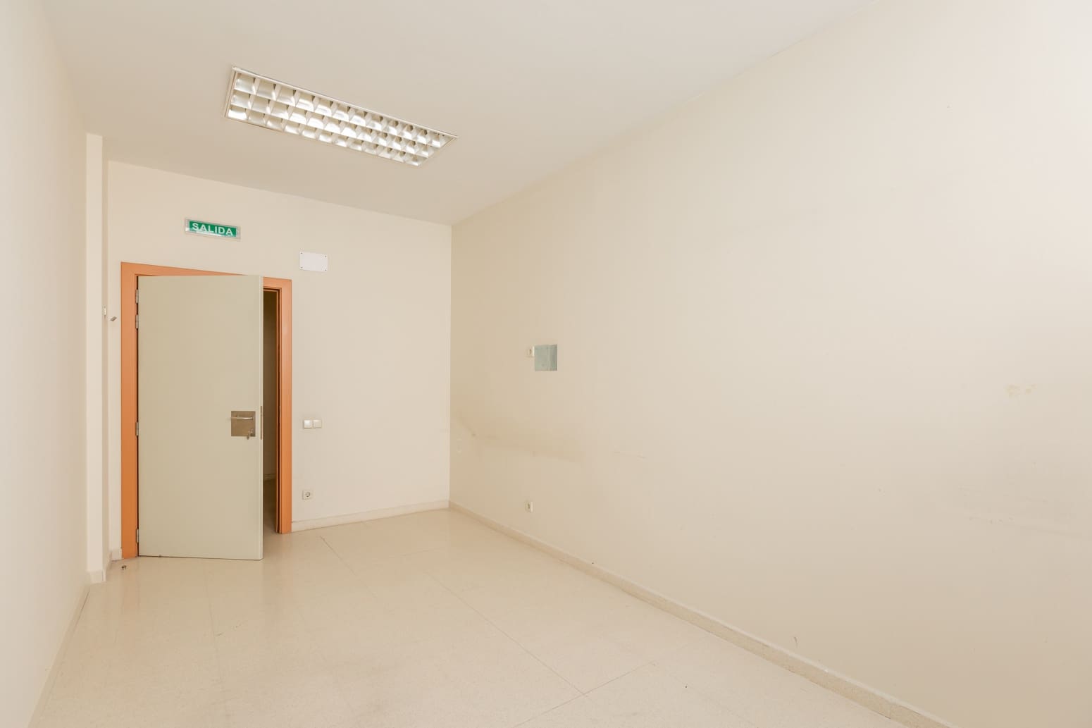 Kommersiell att hyra i Baranain - 1 400 € (Ref: 9686209)